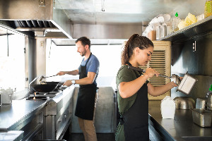 How to choose the right food service equipment for your food truck restaurant