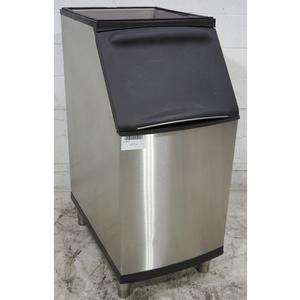 ITV SCD-1800 60 Ice Storage Bin With Carts, 1790 lbs 