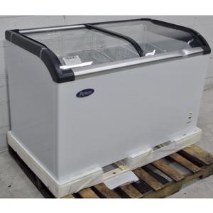 KCCF073WS Kelvinator 7 Cu. ft. Solid Top Chest Freezer