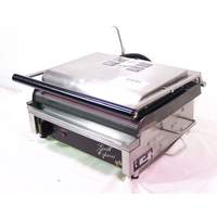 Star Liquidation 14" Two-Sided Panini Grill w/ Iron Grill Plates - GX14IS