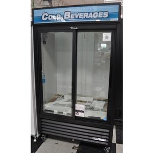 True 41cuft Glass Door Merchandising Cooler with Casters - GDM-41-HC-LD 