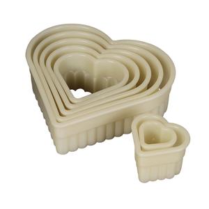 Mercer Culinary Reinforced 7 Piece Heart Dough Cutter Set with Storage Box - M35506 