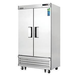 Everest Refrigeration EBNR2 40" Wide Two Door Reach-In Refrigereator