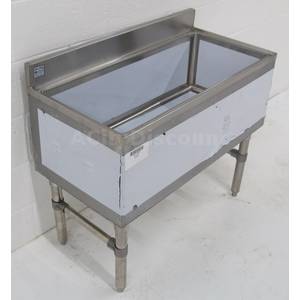 Pre-Owned Sani Safe 2000542 36" Commercial Free Standing Jockey Box Ice Well