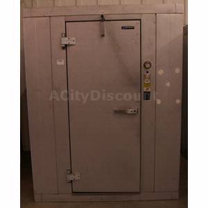 Used Master-Bilt V30LC082XX 70" x 70" Indoor Mid Temp Walk-In Cooler W Refrig Unit