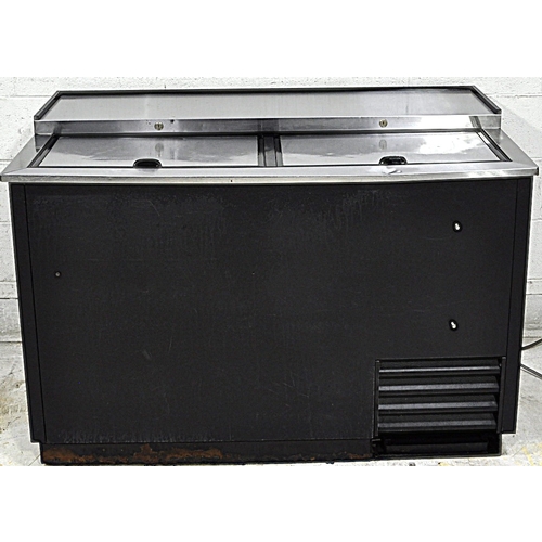 Used True TD-50-18 18 Deep Well Horizontal Bottle Cooler, Slide Lid, 50" W