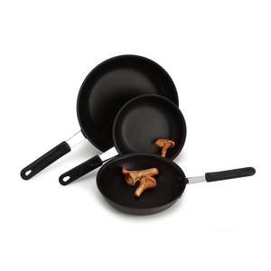 Crestware FRY12AXH 12.5in Black Fry Pan PlatinumPro Non-Stick Coat