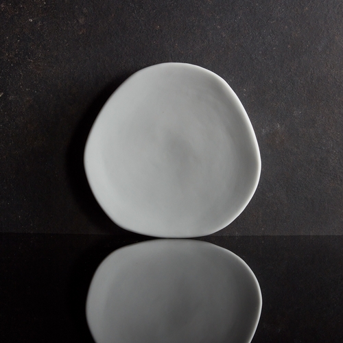 Oneida L1160000131R Luzerne LEK White 8" dia. Porcelain Plate - 1 Doz