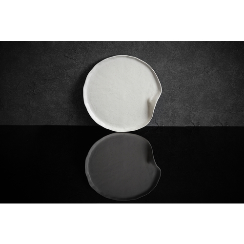 Oneida L1160000155 Luzerne LEK White 11" dia. Porcelain Plate - 1 DZ