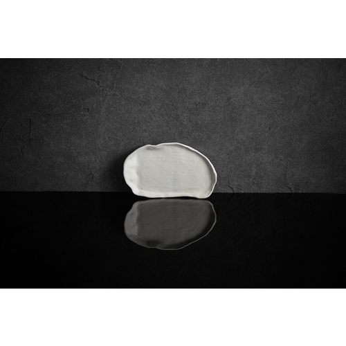 Oneida L1160000131 LEK by Luzerne 8" White Stoneware Oval Plate - 1 Doz