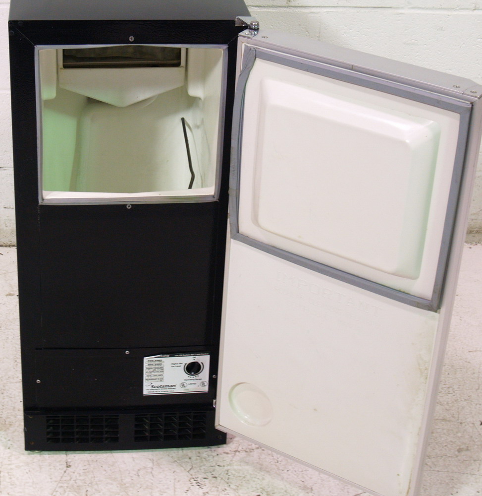 Used Scotsman Residential DCE33A1BB 30 Lb. Under Counter Residential