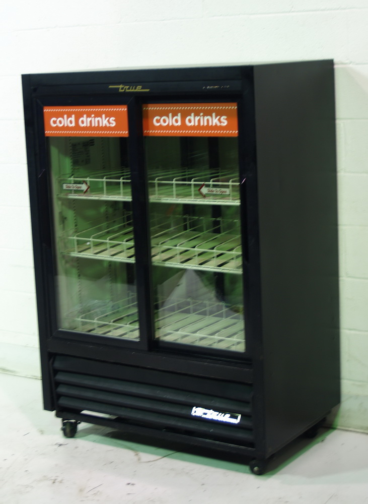 Used True GDM33CPT54 Convenience Store Merchandisng Pass Thru Cooler