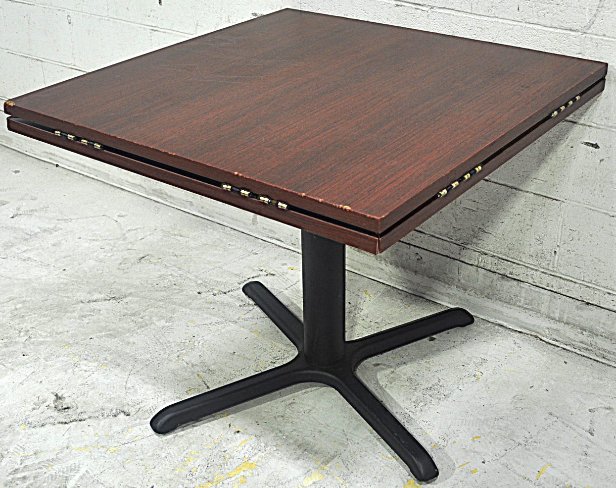 Oak Street Manufacturing MB3636FLIP51MH - Item 253861