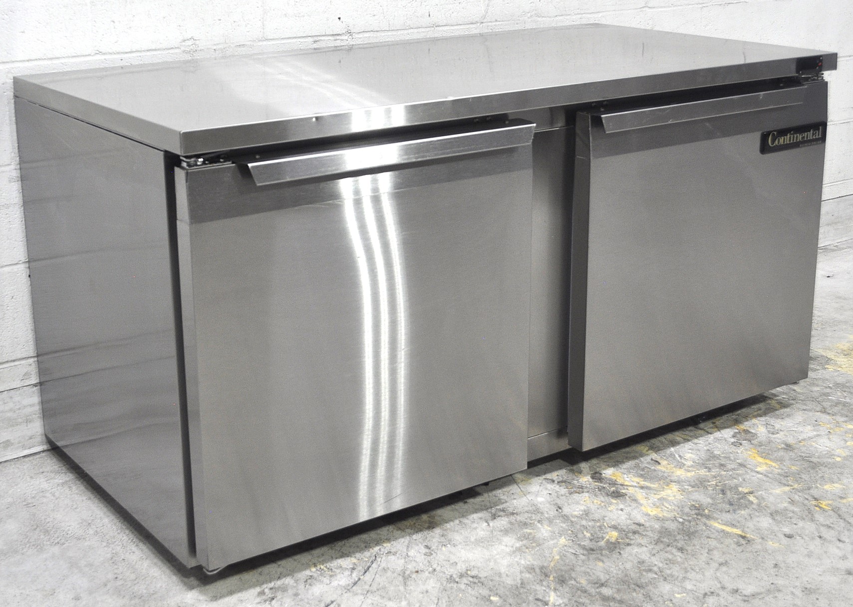 Continental Refrigerator DL60 - Item 259512