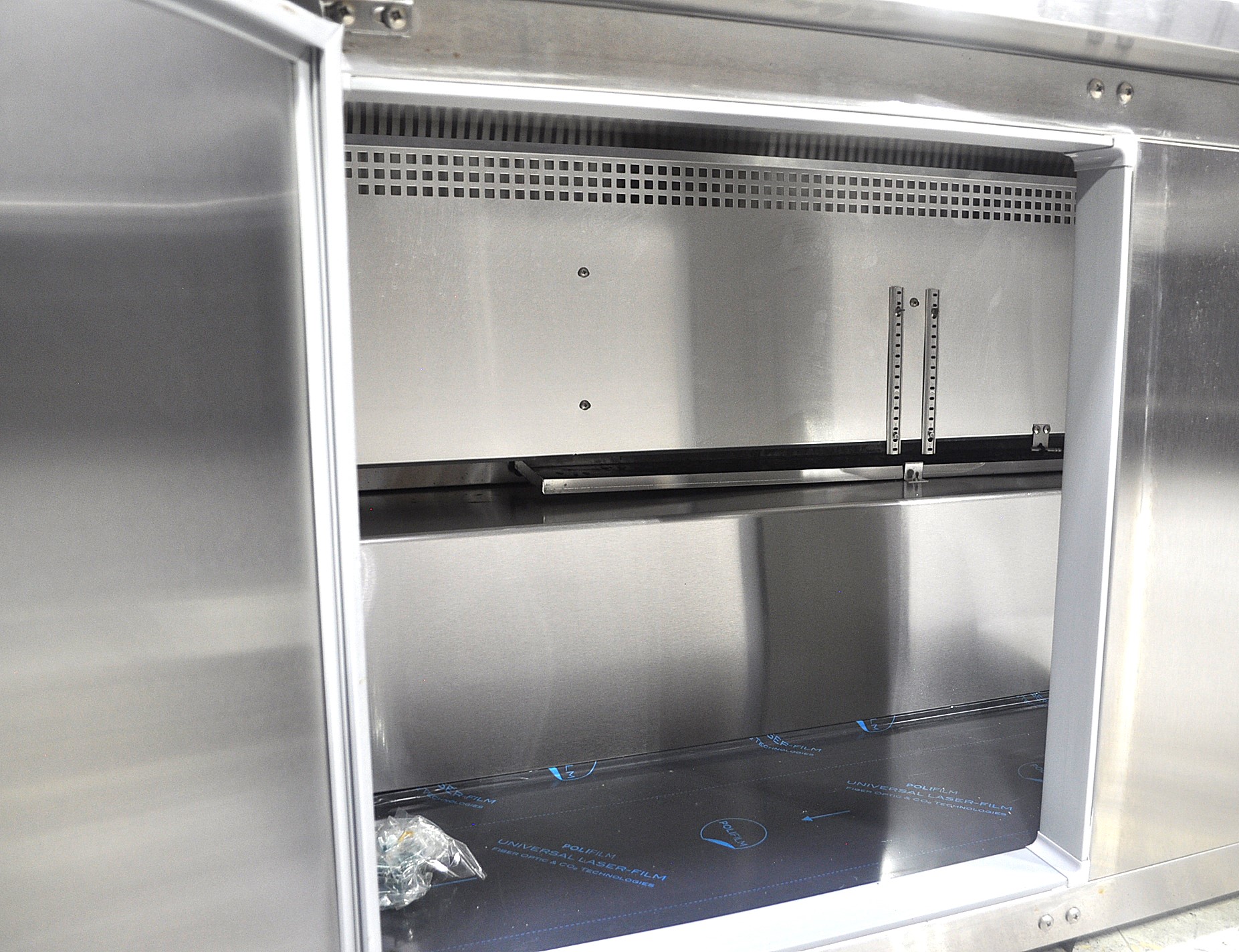 Continental Refrigerator DL60 - Item 259512