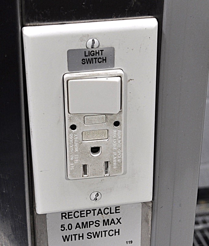 Howard McCray SC-CMS32E-4C-BE-LED - Item 262824