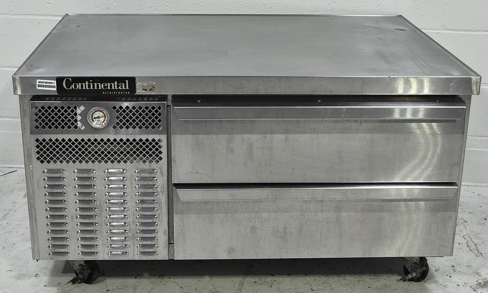 Continental Refrigerator D48GN - Item 267055