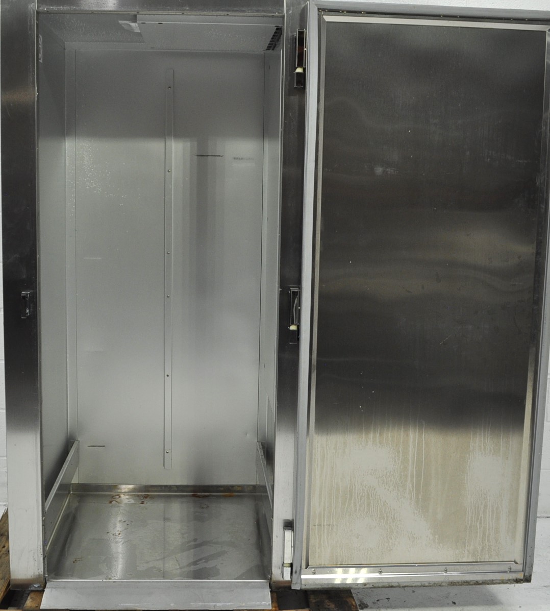 Traulsen ARI132LUT FHS - Item 276023