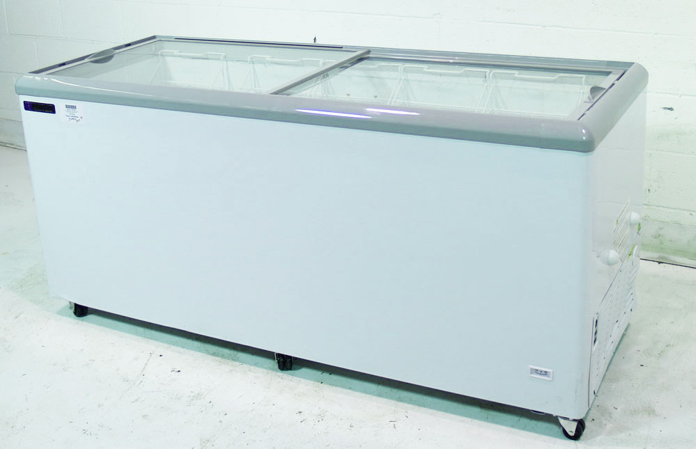 Master-Bilt MSF-71A Ice Cream Glass Top Display Freezer for Paleteria Neveria
