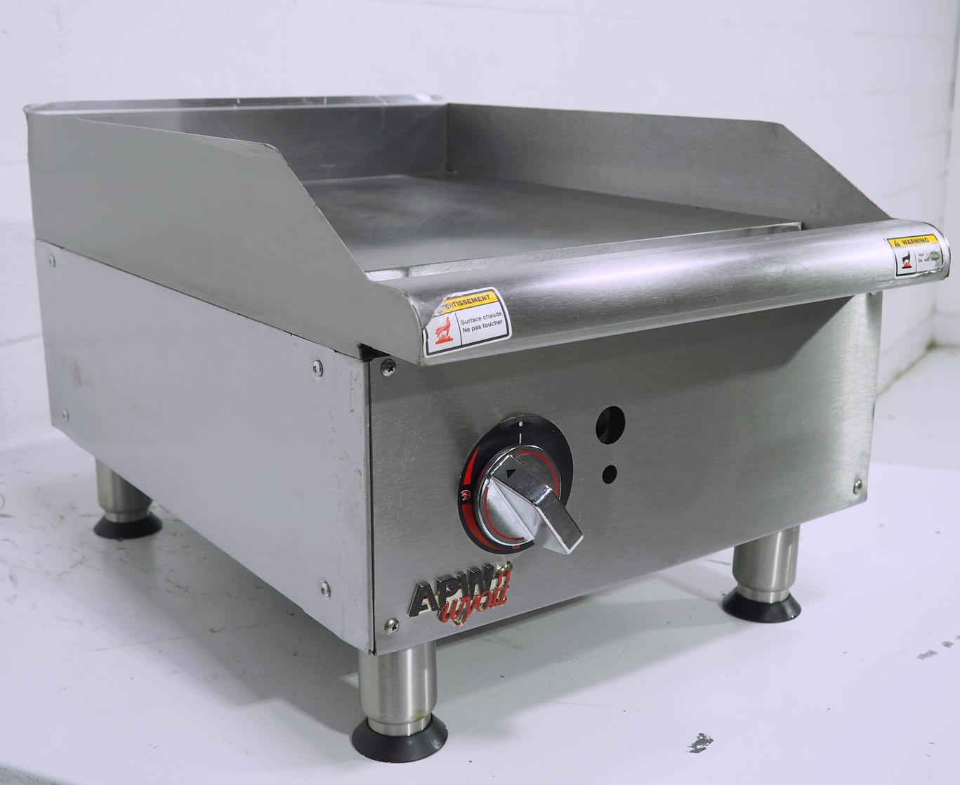 APW Wyott GGM18I 18" Champion Countertop Gas Griddle with Manual