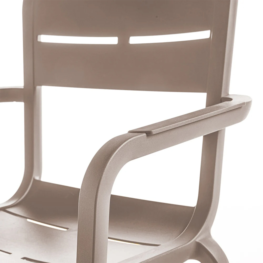 Grosfillex UT115181 - Item 236365