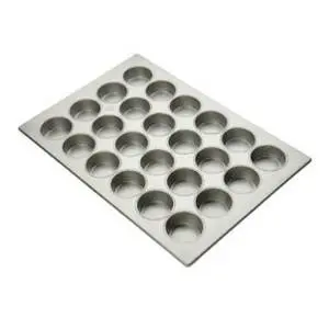 Focus Foodservice Jumbo Muffin Pan Holds (20) 3.5in Muffins - 904515