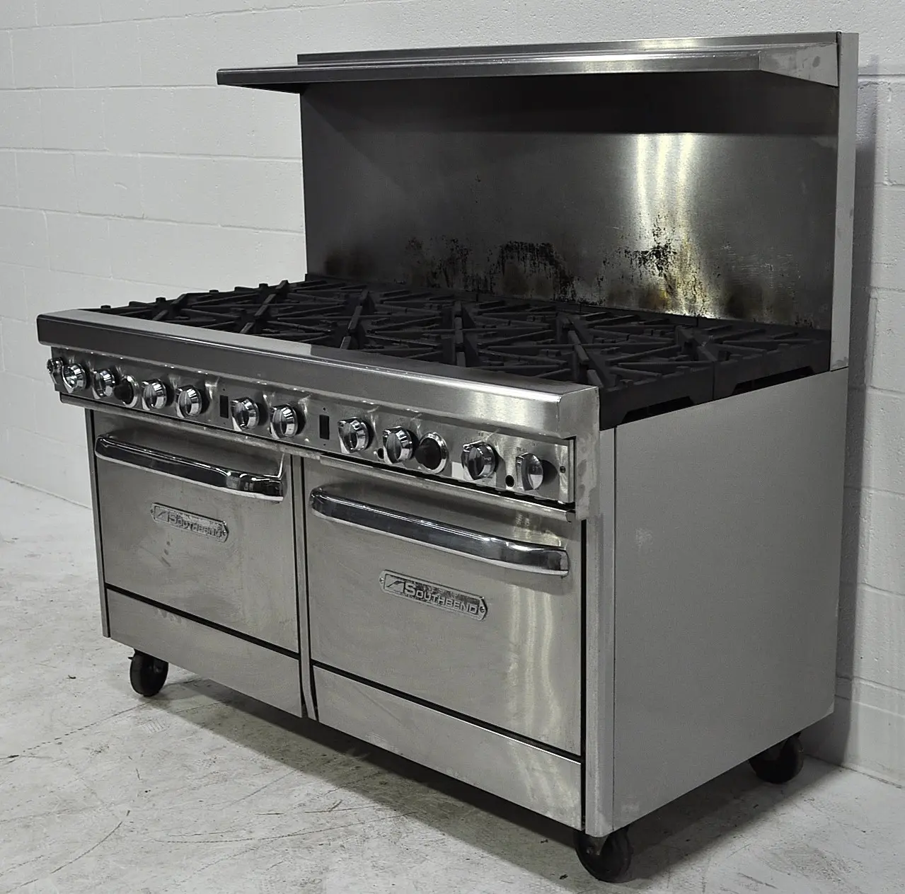Used Southbend 4601DD Ultimate 60" 10-Burner Restaurant Range 2 Std. Ovens - NAT