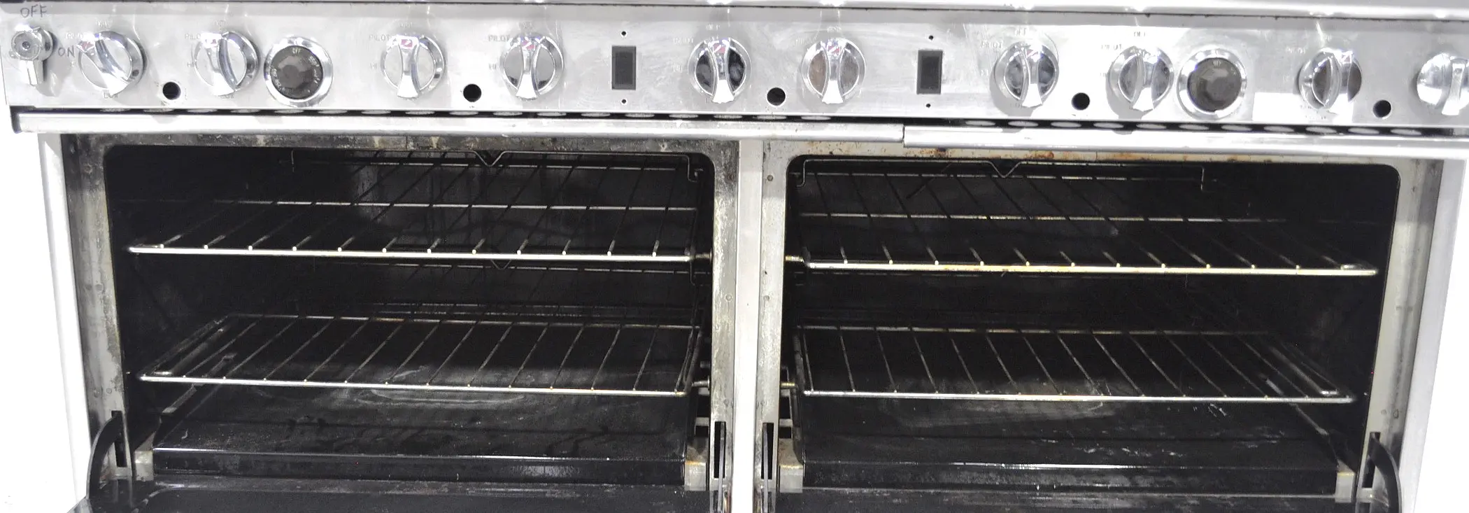 Used Southbend 4601DD Ultimate 60" 10-Burner Restaurant Range 2 Std. Ovens - NAT